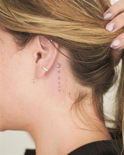 tatuajes cuello mujer|tatuajes en el cuello fotos.